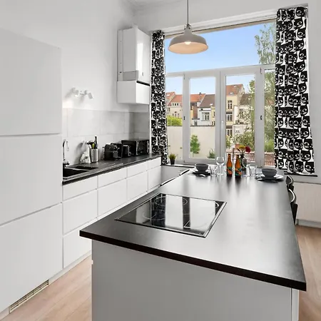 In Brussels, Lantsheere By Homenhancement Sa
